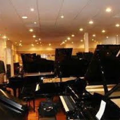 Piano Handlers