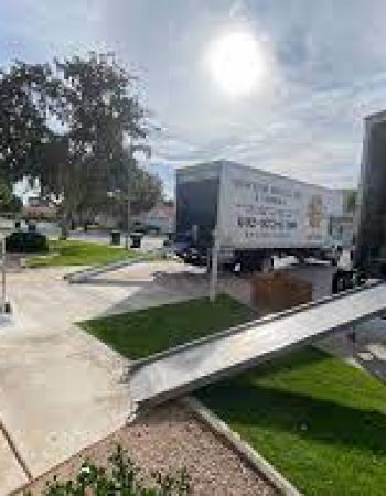 Muscular Moving Men & Storage