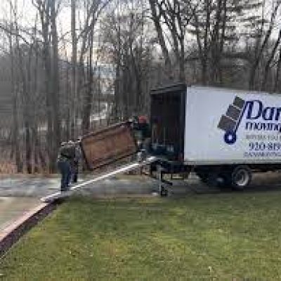 Dan’s Moving Van